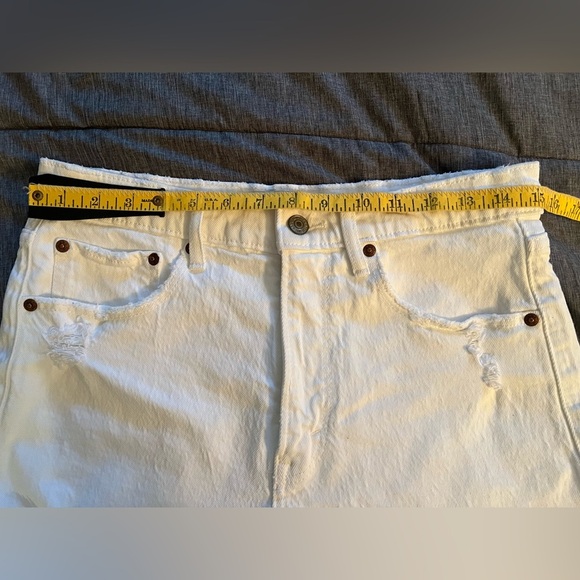 Abercrombie & Fitch High Rise The Mom Short White Denim Shorts Raw Hem sz 28 - Picture 6 of 9
